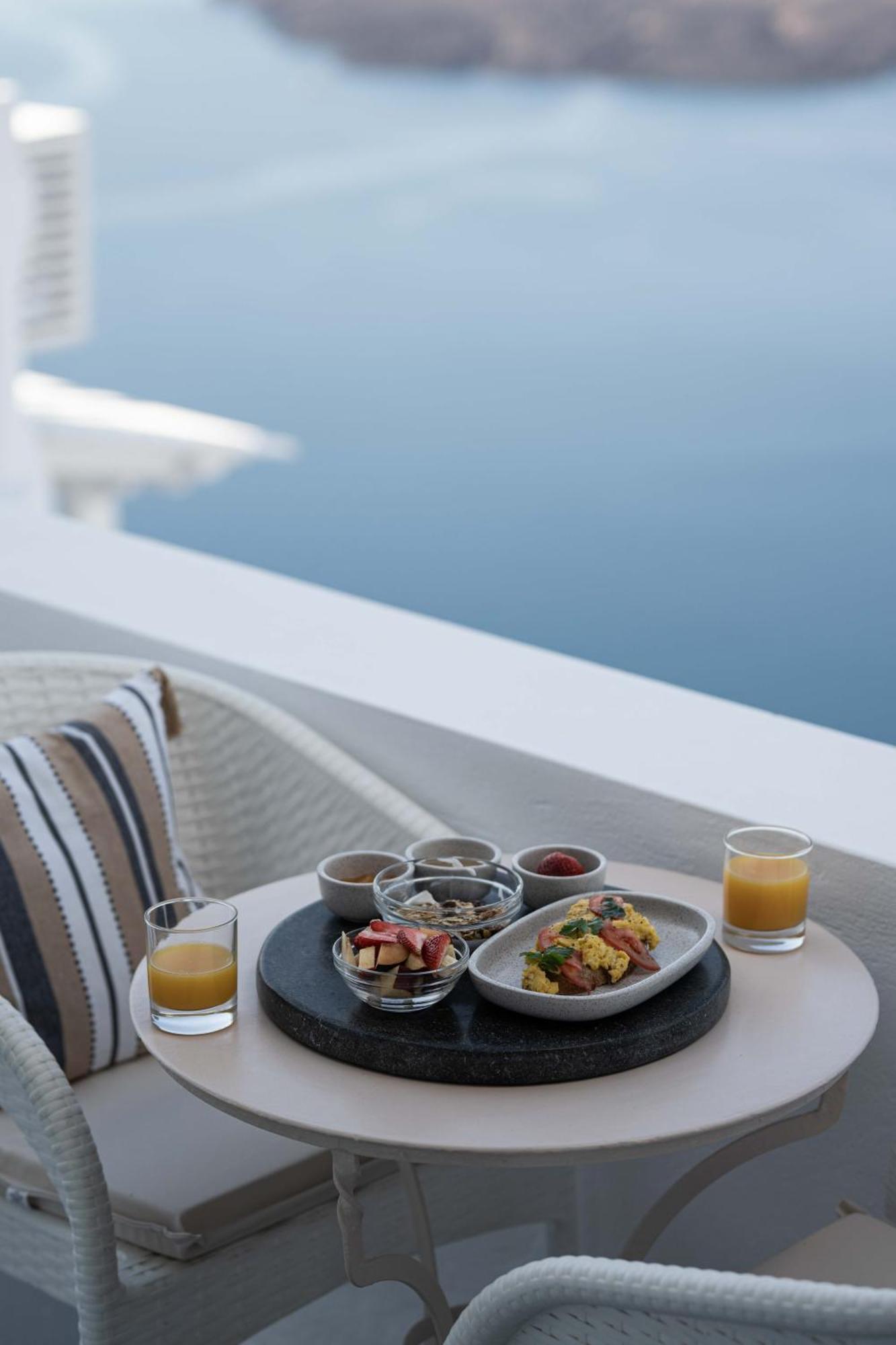 مبيت وإفطار إيميروفيغلي La Roka, Cliffside Memories المظهر الخارجي الصورة